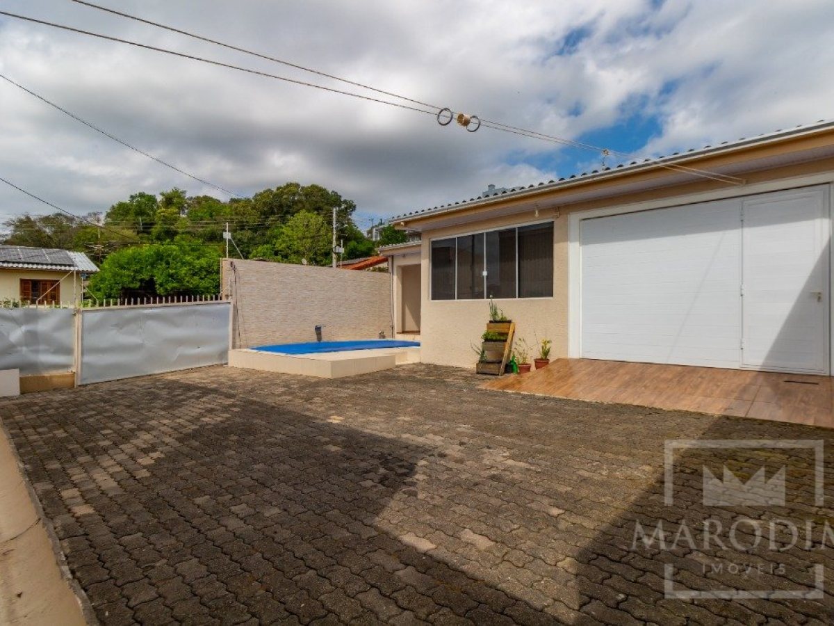 Casa com 100m², 3 dormitórios, Nao suíte, 2 vagas, no bairro Borges de Medeiros em Marau