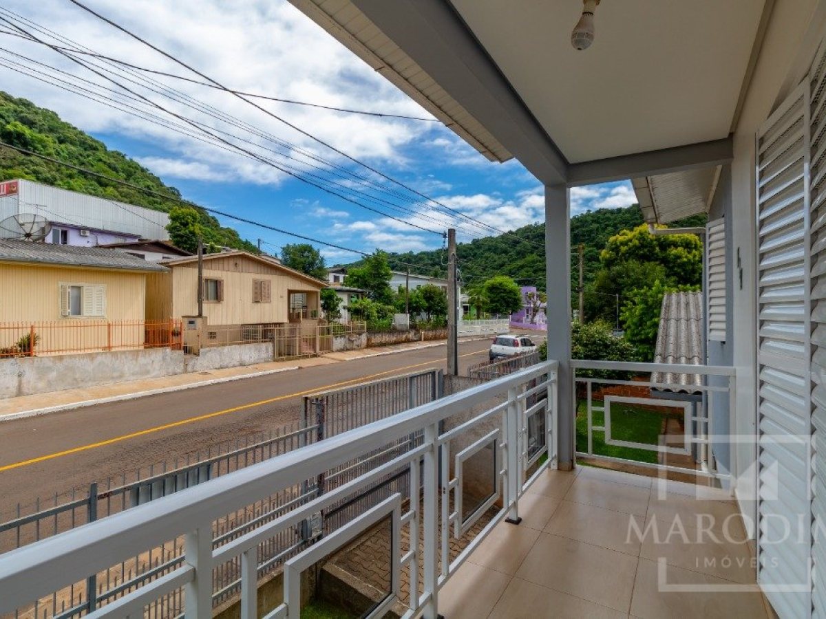 Casa com 100m², 5 dormitórios, Nao suíte, 2 vagas, no bairro Santa Isabel em Marau