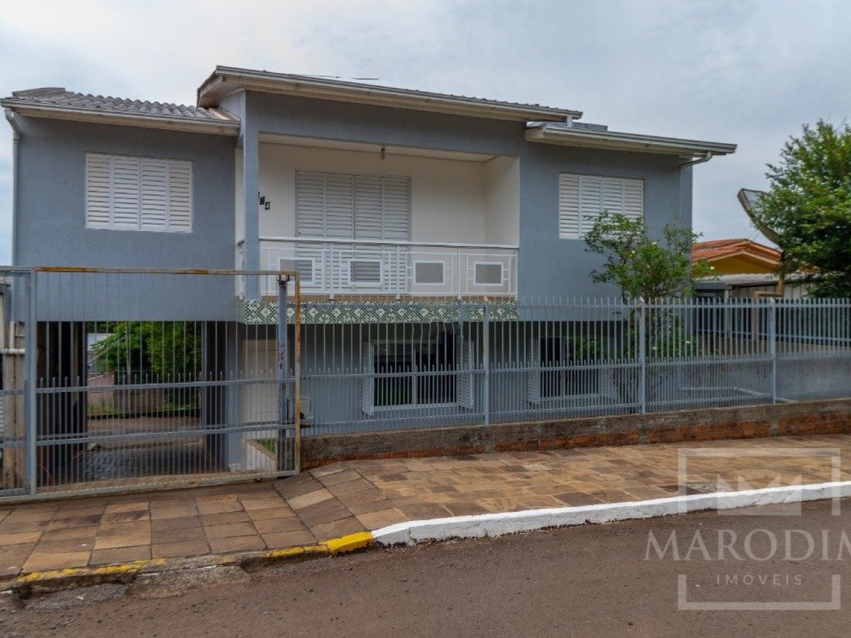 Casa com 100m², 5 dormitórios, Nao suíte, 2 vagas, no bairro Santa Isabel em Marau