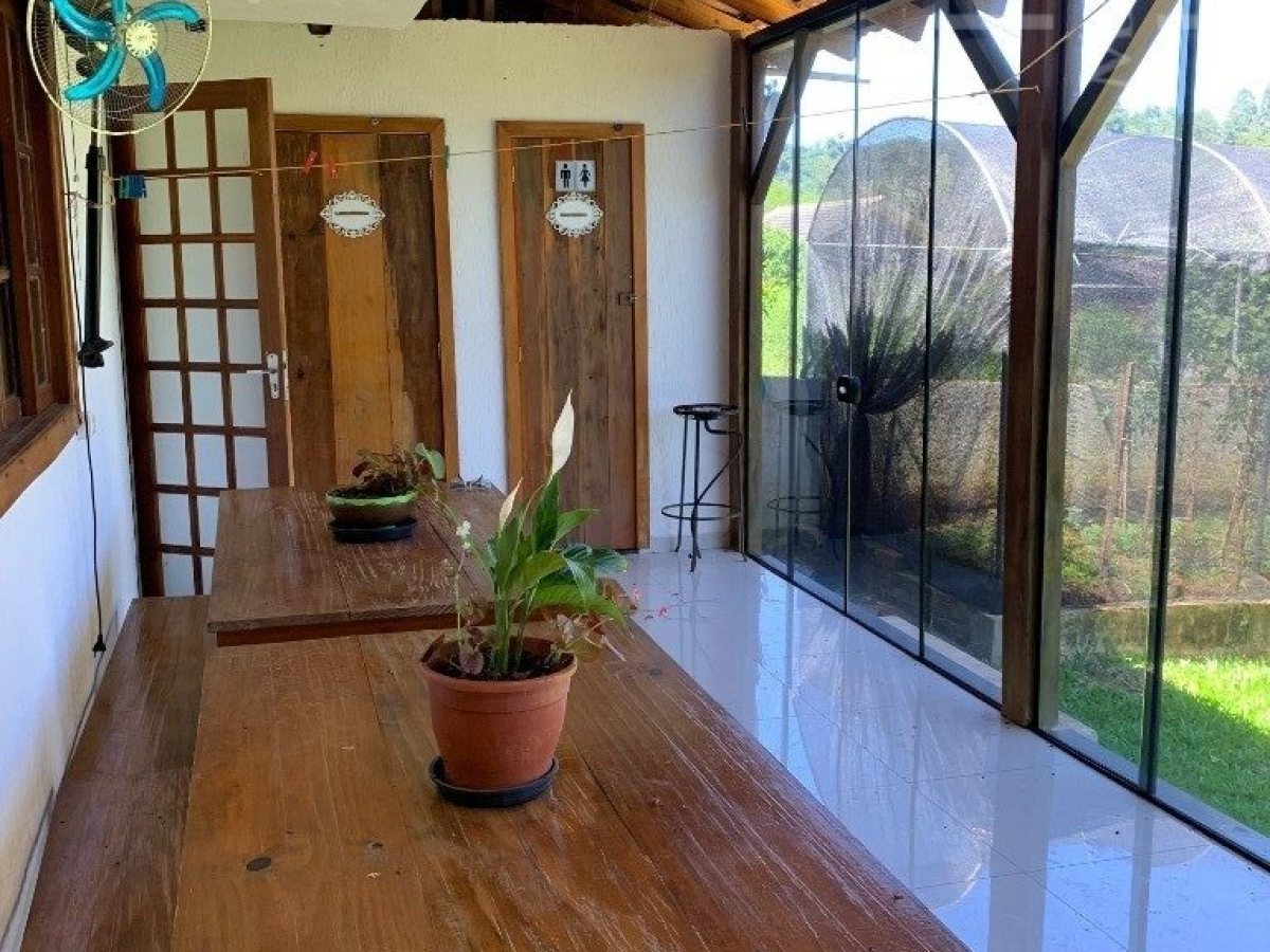 Chácara com 199m², 3 dormitórios, Nao suíte, 2 vagas, no bairro Interior em Marau