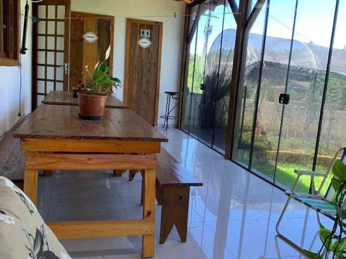 Chácara com 199m², 3 dormitórios, Nao suíte, 2 vagas, no bairro Interior em Marau