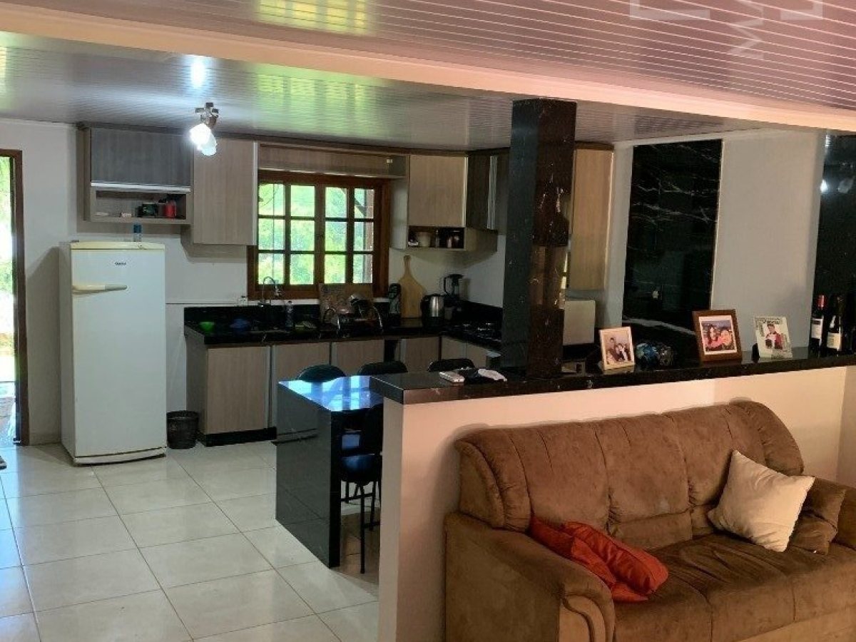 Chácara com 199m², 3 dormitórios, Nao suíte, 2 vagas, no bairro Interior em Marau