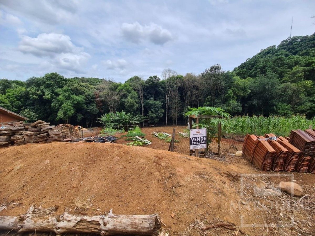 Terreno com 555m², Nao suíte, no bairro Carolo em Marau