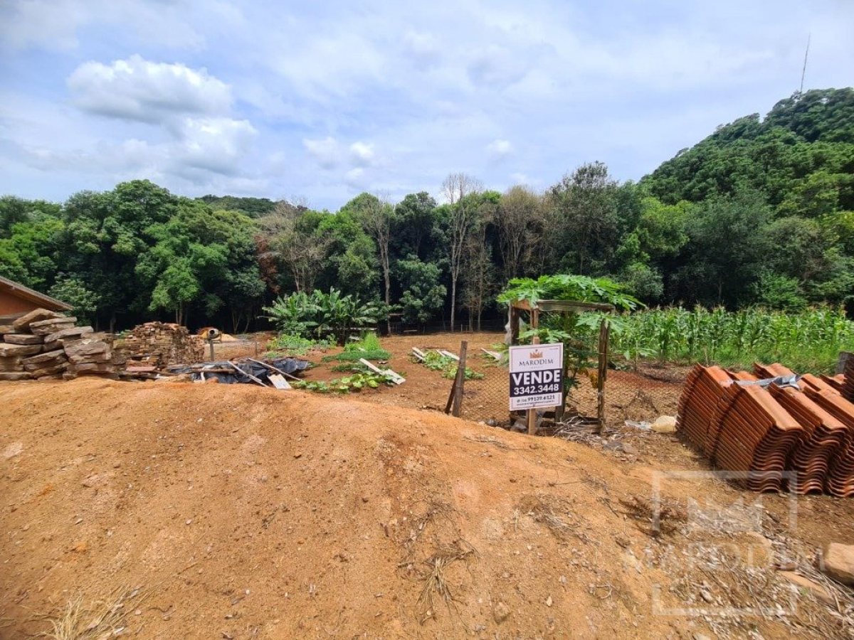 Terreno com 555m², Nao suíte, no bairro Carolo em Marau