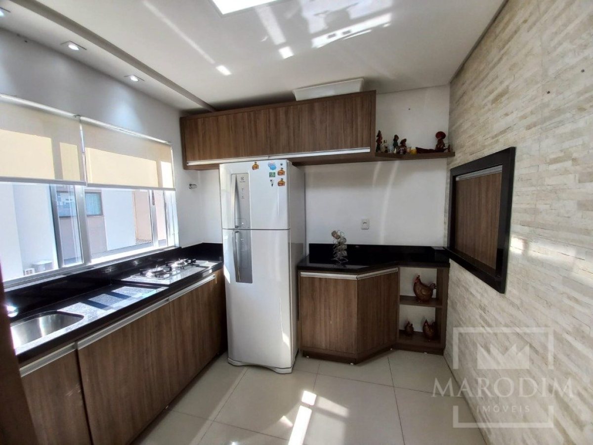 Apartamento com 204m², 4 dormitórios, Sim suíte, 2 vagas, no bairro Centro em Marau