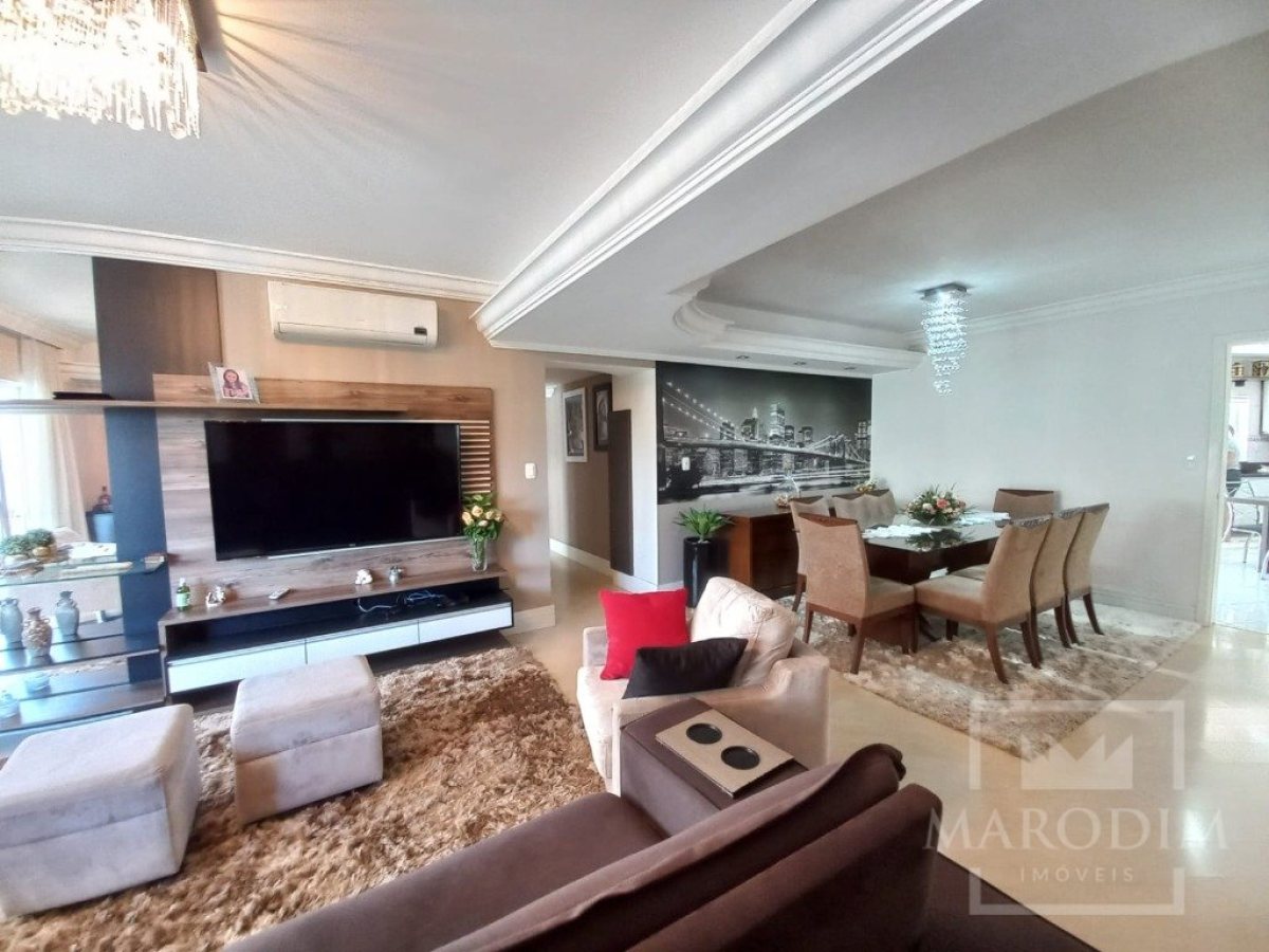 Apartamento com 204m², 4 dormitórios, Sim suíte, 2 vagas, no bairro Centro em Marau