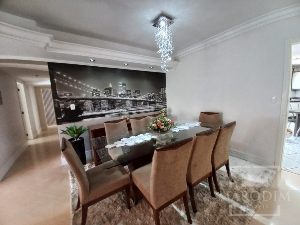 Apartamento com 204m², 4 dormitórios, Sim suíte, 2 vagas, no bairro Centro em Marau