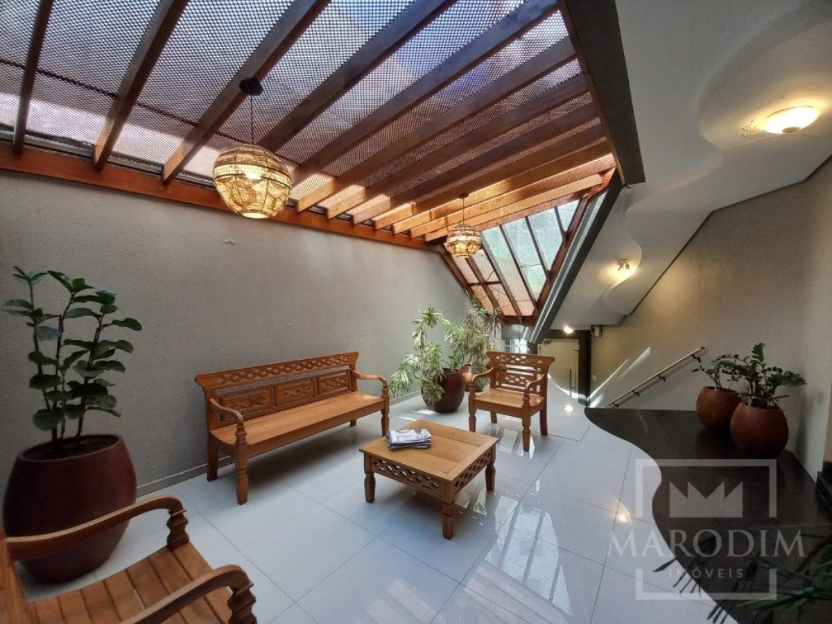 Apartamento com 204m², 4 dormitórios, Sim suíte, 2 vagas, no bairro Centro em Marau