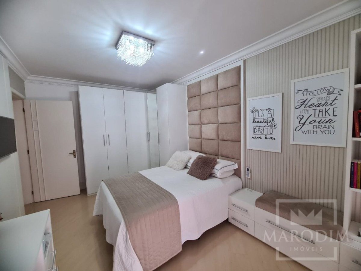 Apartamento com 204m², 4 dormitórios, Sim suíte, 2 vagas, no bairro Centro em Marau