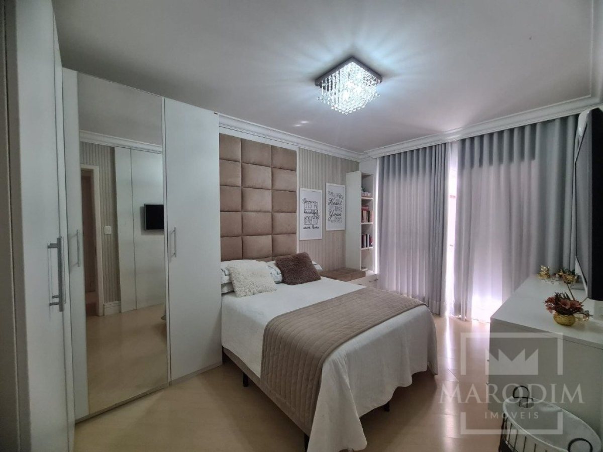 Apartamento com 204m², 4 dormitórios, Sim suíte, 2 vagas, no bairro Centro em Marau