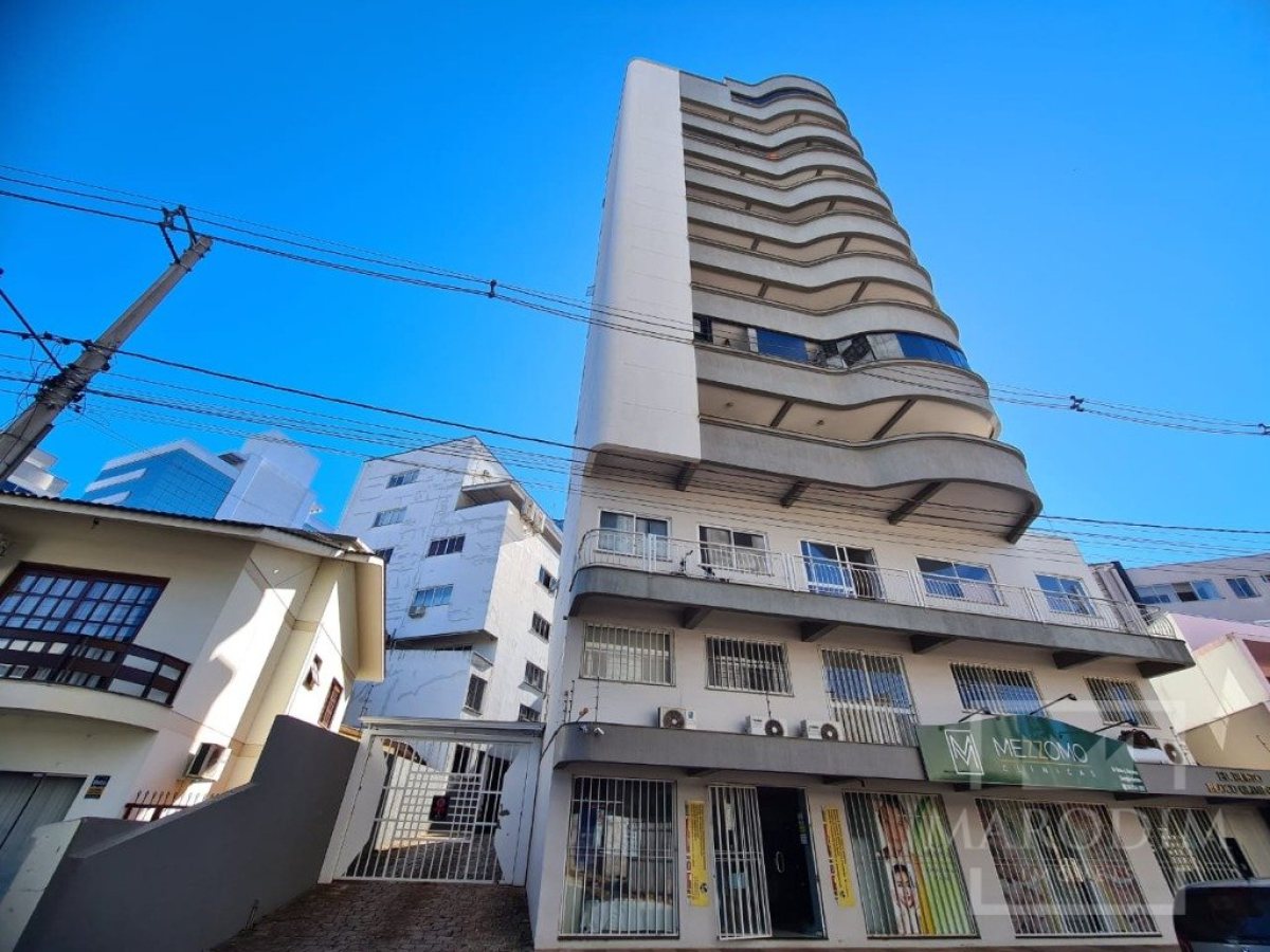 Apartamento com 204m², 4 dormitórios, Sim suíte, 2 vagas, no bairro Centro em Marau