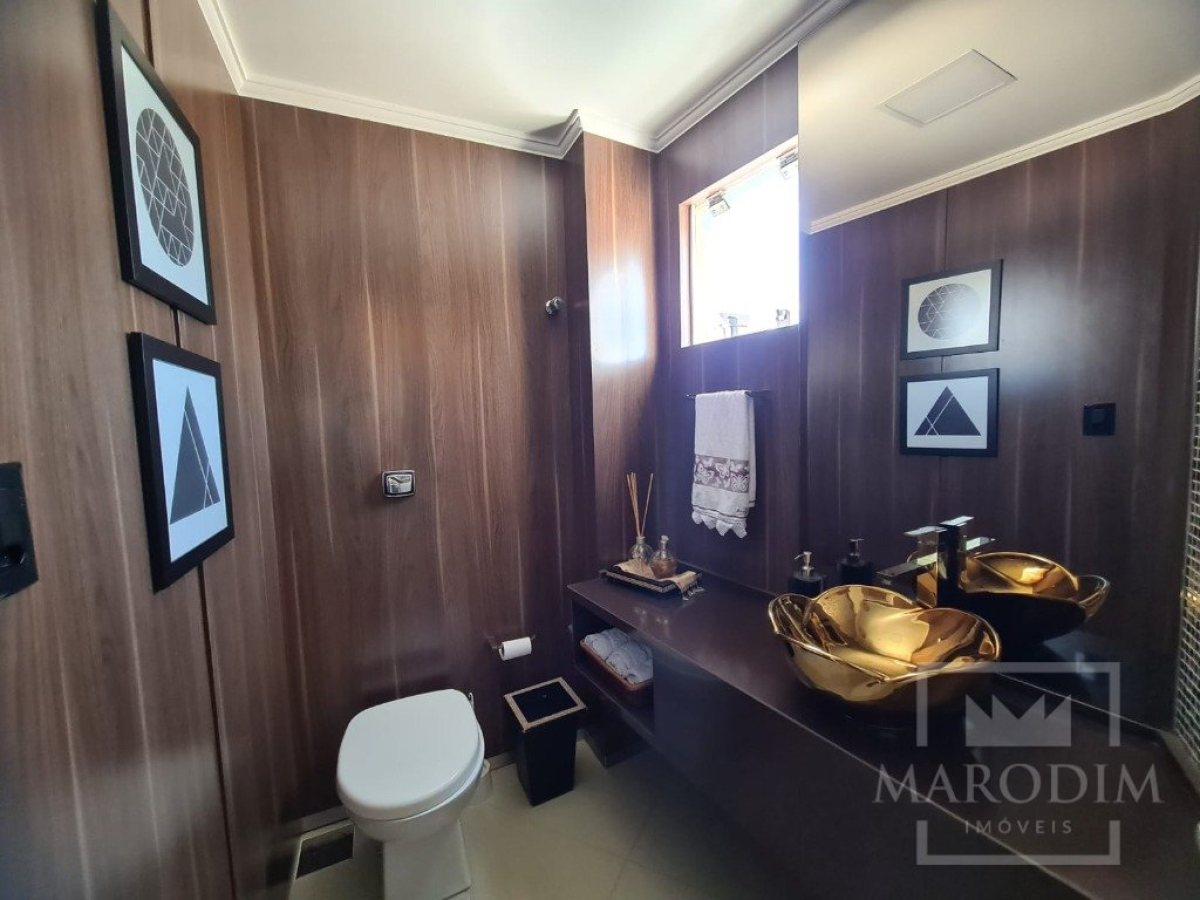 Apartamento com 204m², 4 dormitórios, Sim suíte, 2 vagas, no bairro Centro em Marau