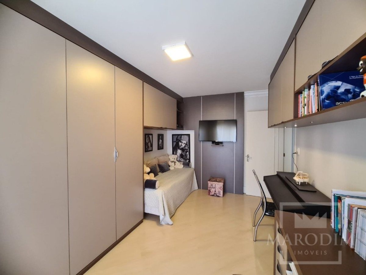 Apartamento com 204m², 4 dormitórios, Sim suíte, 2 vagas, no bairro Centro em Marau
