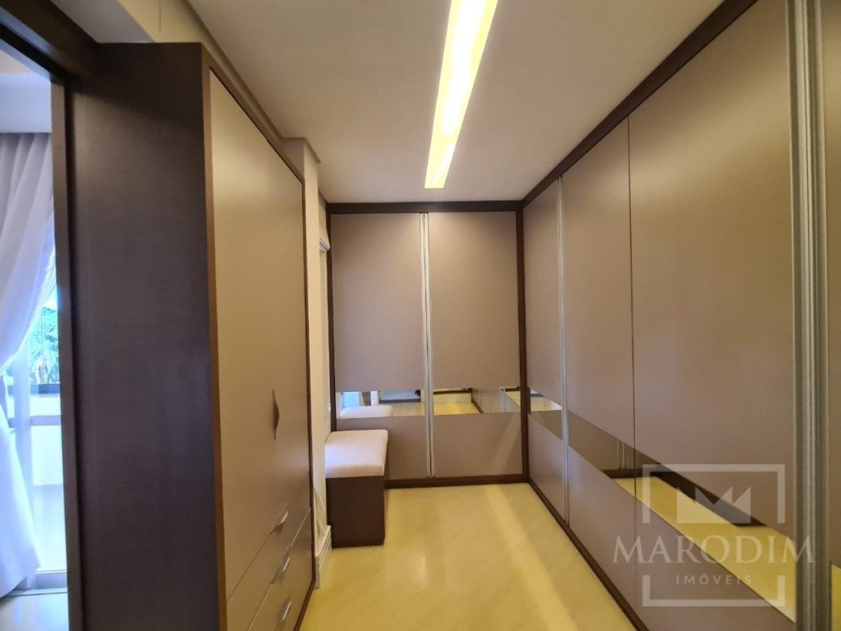 Apartamento com 204m², 4 dormitórios, Sim suíte, 2 vagas, no bairro Centro em Marau
