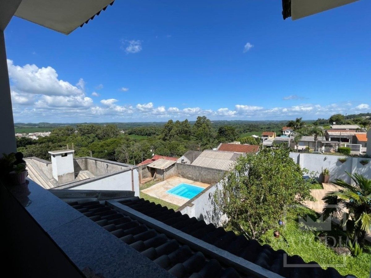 Casa com 170m², 4 dormitórios, Sim suíte, 2 vagas, no bairro Colinas Nova Marau em Marau