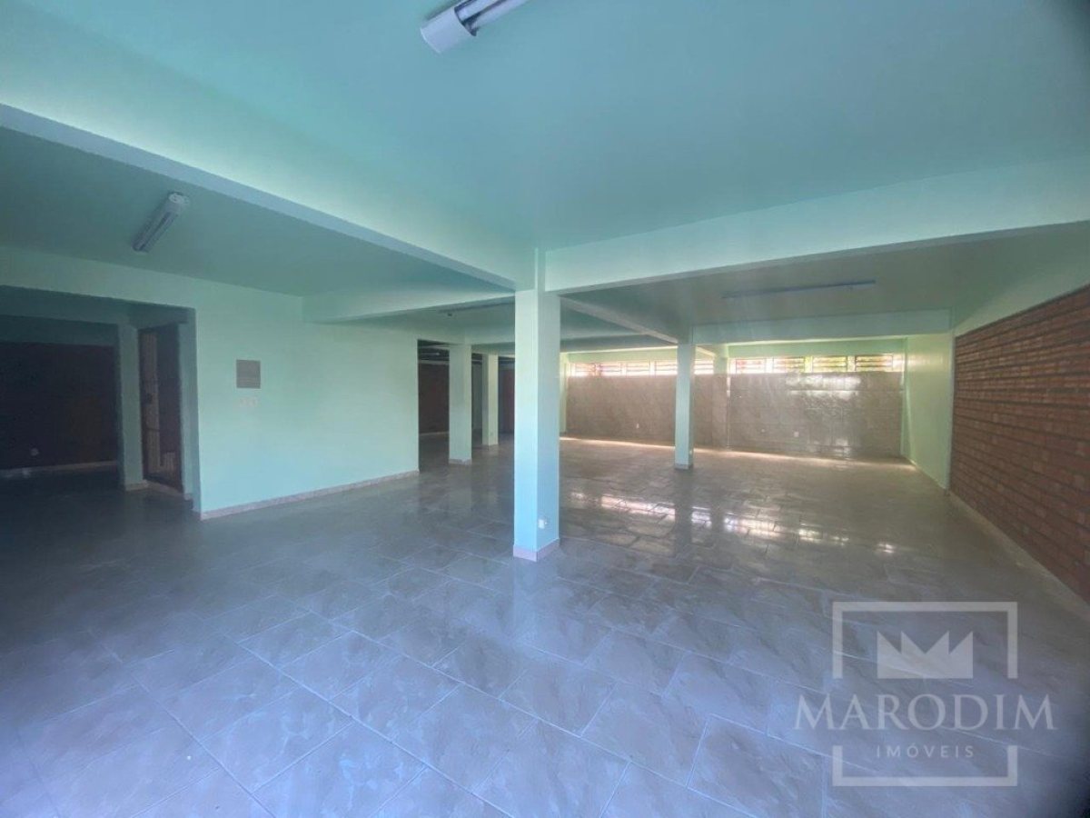 Salas/Conjuntos com 100m², Nao suíte, no bairro Centro em Marau