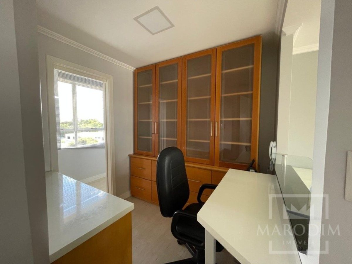 Salas/Conjuntos com 72m², Nao suíte, no bairro Centro em Marau