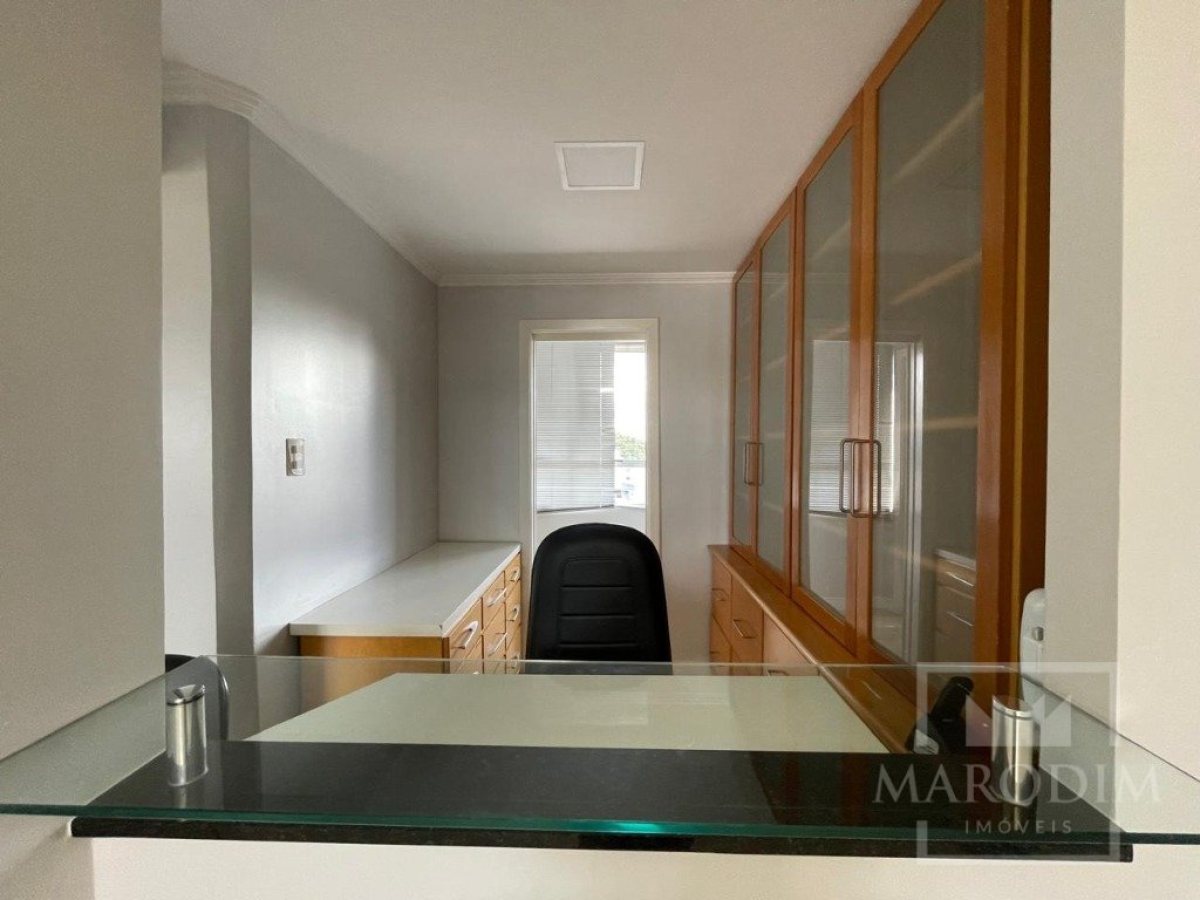 Salas/Conjuntos com 72m², Nao suíte, no bairro Centro em Marau