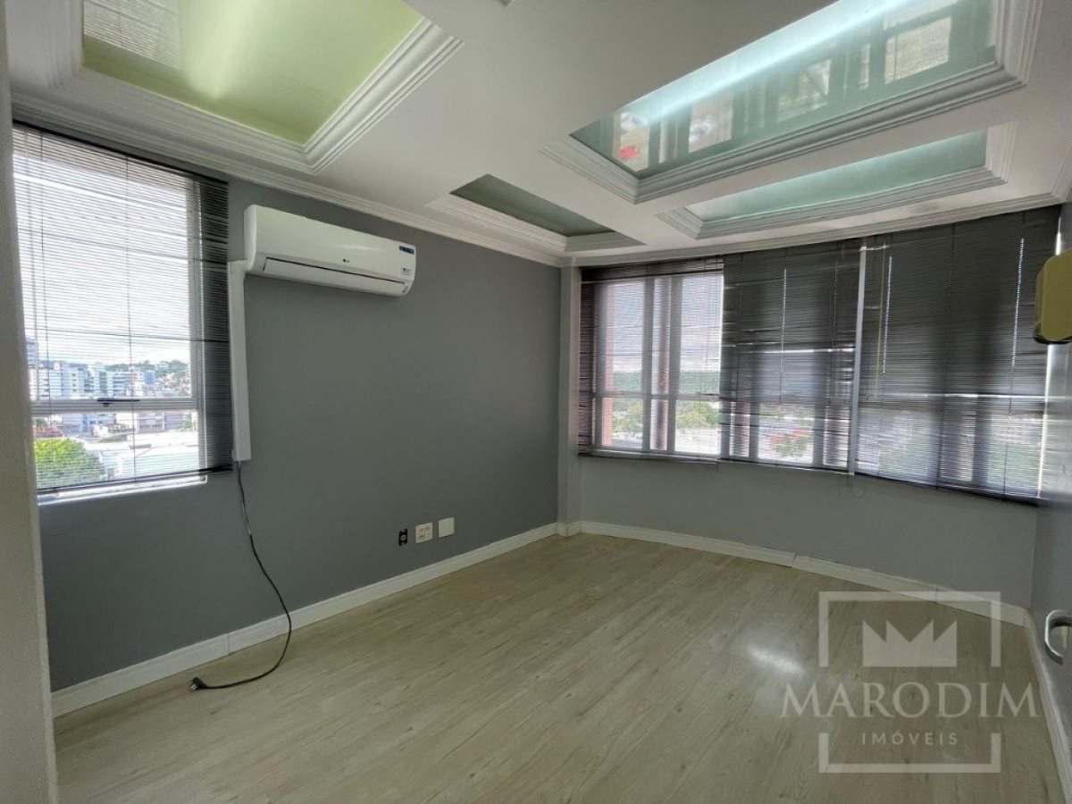 Salas/Conjuntos com 72m², Nao suíte, no bairro Centro em Marau