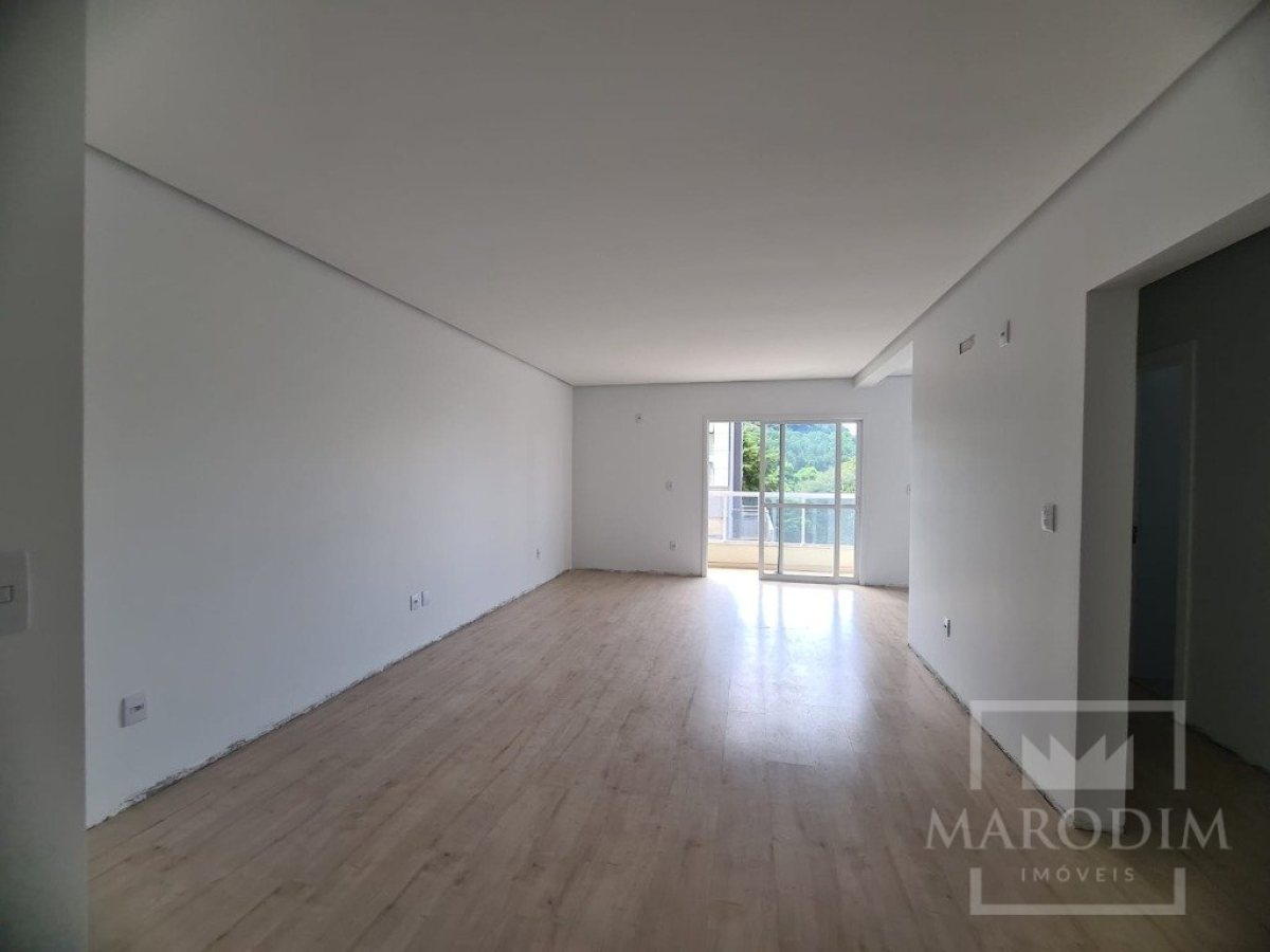 Apartamento com 99m², 2 dormitórios, Sim suíte, 1 vaga, no bairro Centro em Marau