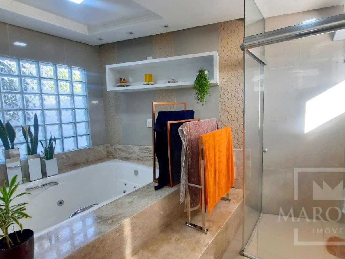 Casa com 256m², 5 dormitórios, Sim suíte, 3 vagas, no bairro Jardim das Palmeiras em Marau