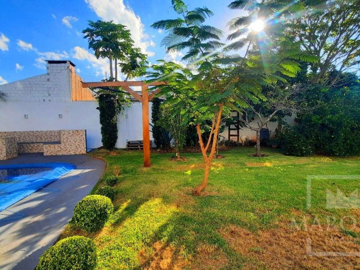 Casa com 256m², 5 dormitórios, Sim suíte, 3 vagas, no bairro Jardim das Palmeiras em Marau