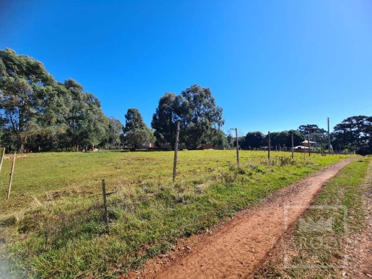 Terreno com 900m², Nao suíte, no bairro Barragem Capingui em Marau