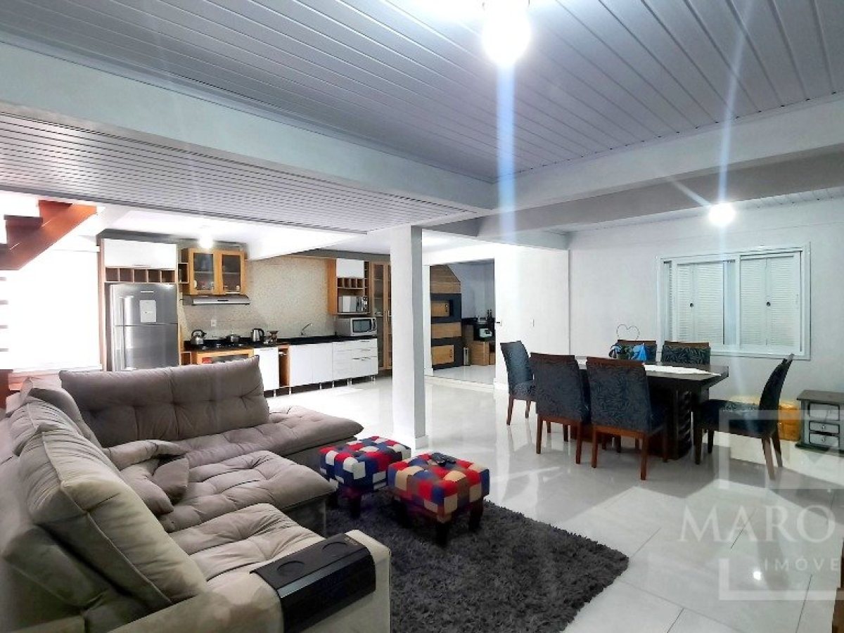 Casa com 142m², 2 dormitórios, Nao suíte, 2 vagas, no bairro Portal do Sol em Marau