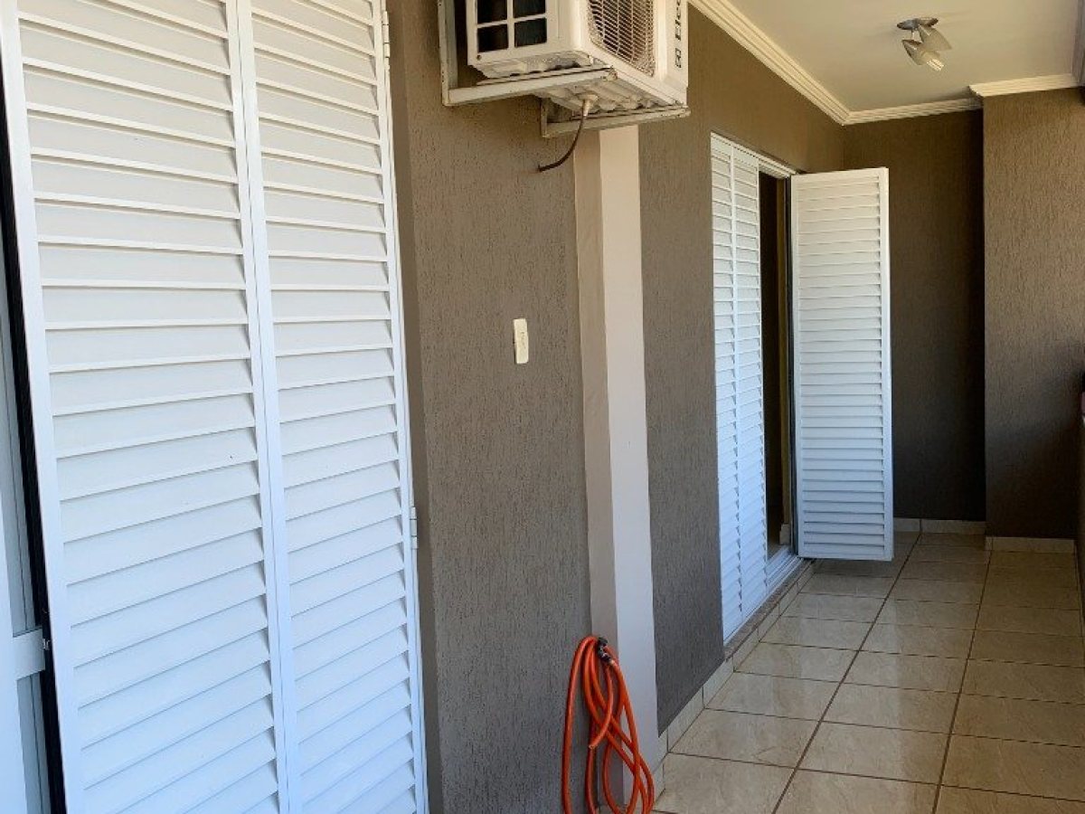 Casa com 370m², 6 dormitórios, Sim suíte, 2 vagas, no bairro São José  Operário em Marau