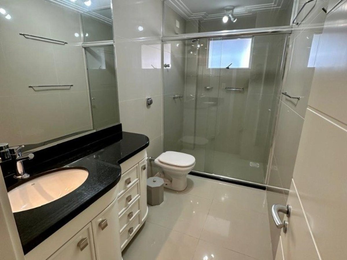 Apartamento com 204m², 3 dormitórios, Sim suíte, 2 vagas, no bairro Centro em Marau