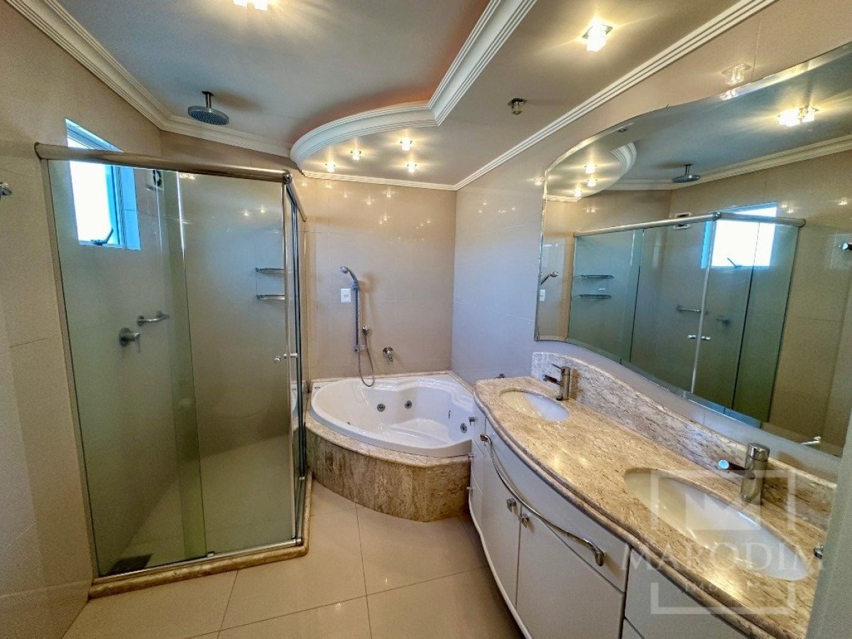 Apartamento com 204m², 3 dormitórios, Sim suíte, 2 vagas, no bairro Centro em Marau