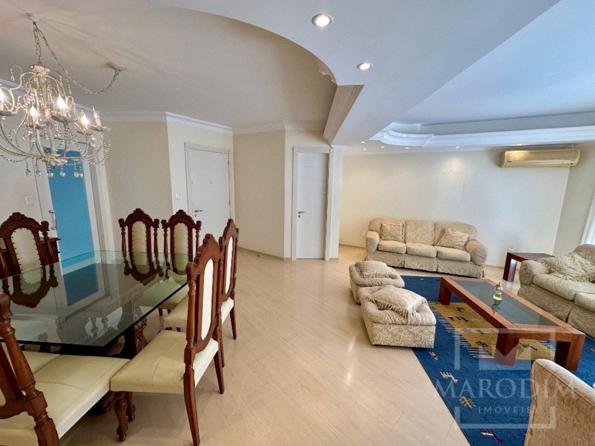 Apartamento com 204m², 3 dormitórios, Sim suíte, 2 vagas, no bairro Centro em Marau