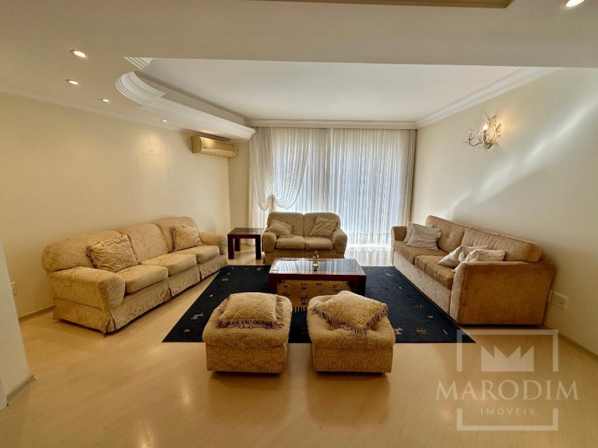 Apartamento com 204m², 3 dormitórios, Sim suíte, 2 vagas, no bairro Centro em Marau