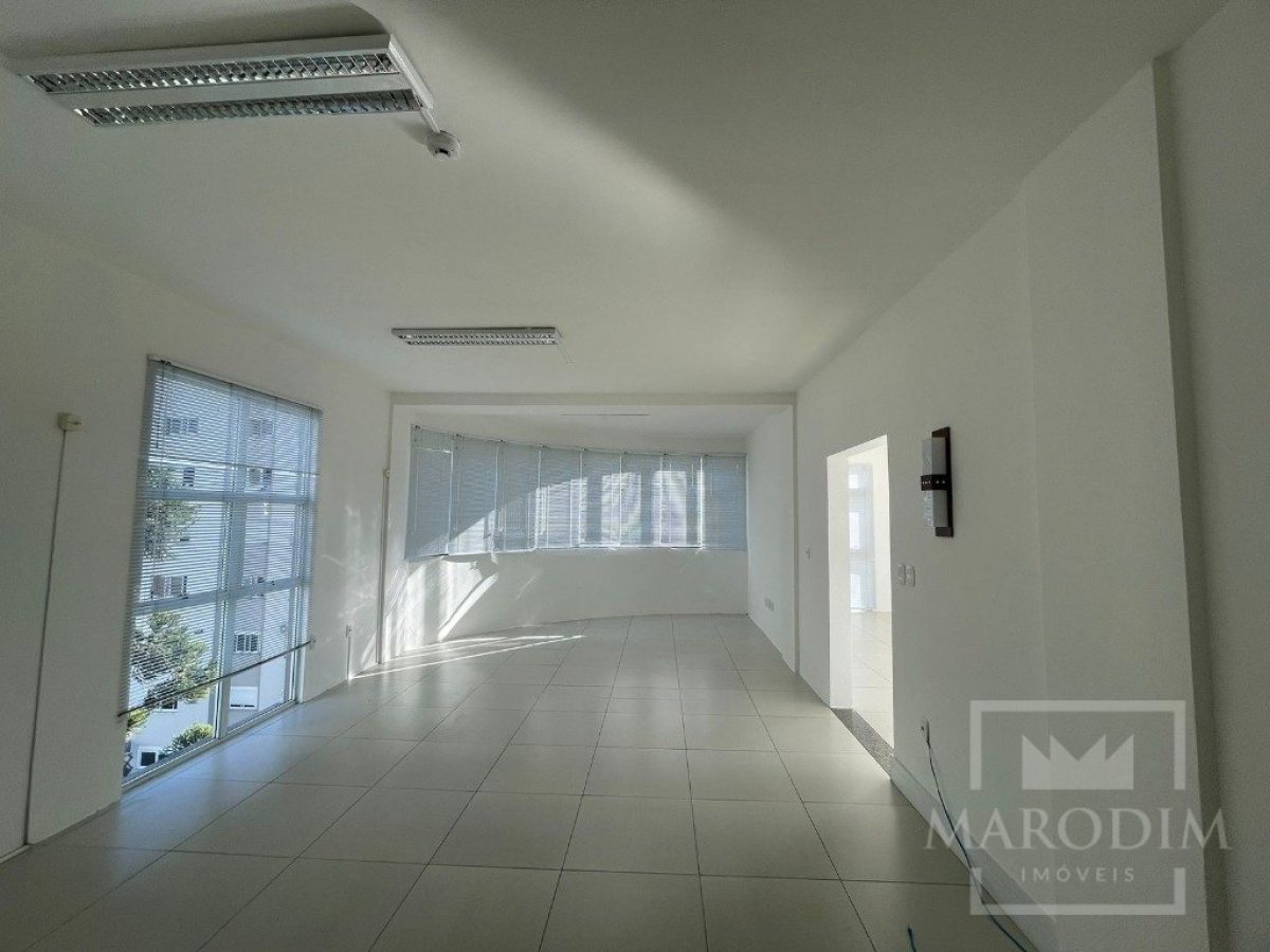 Salas/Conjuntos com 109m², Nao suíte, no bairro Centro em Marau