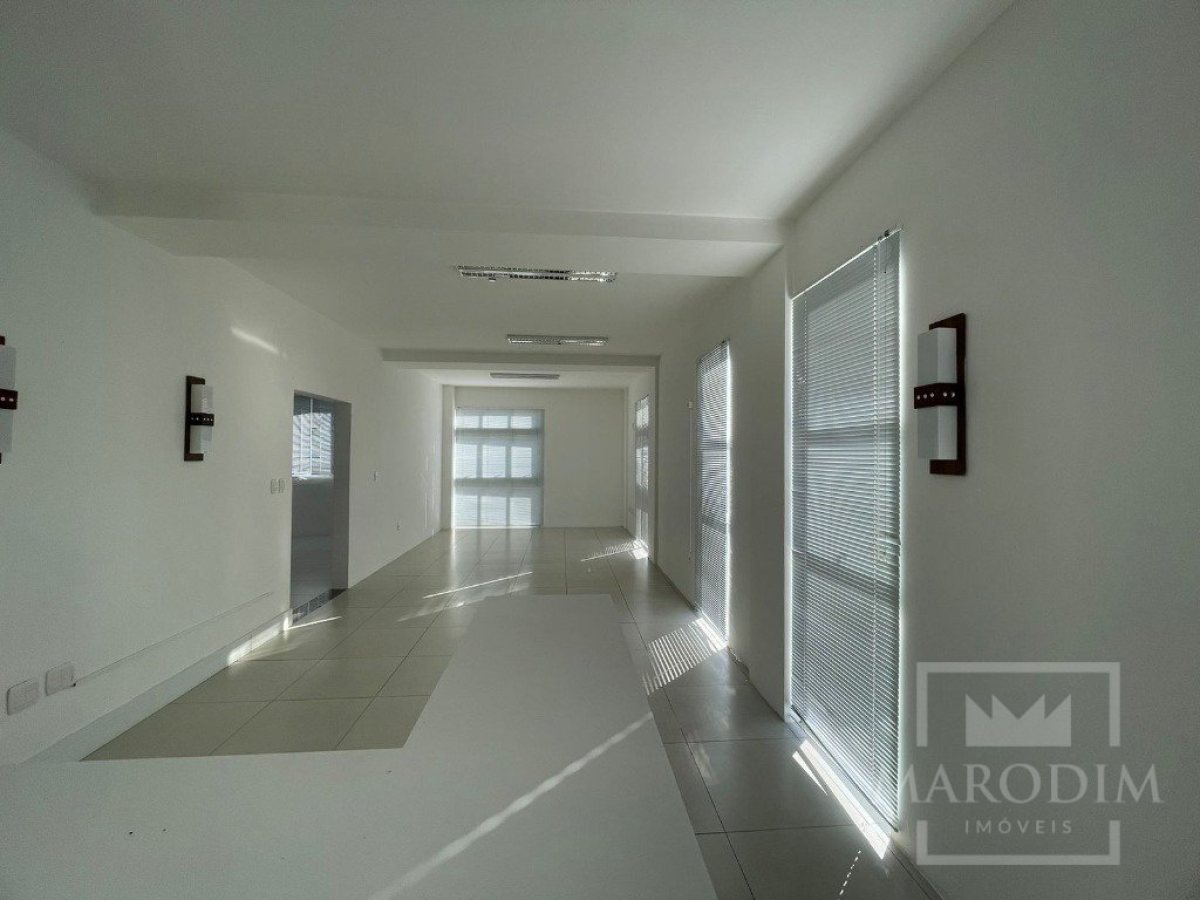 Salas/Conjuntos com 109m², Nao suíte, no bairro Centro em Marau