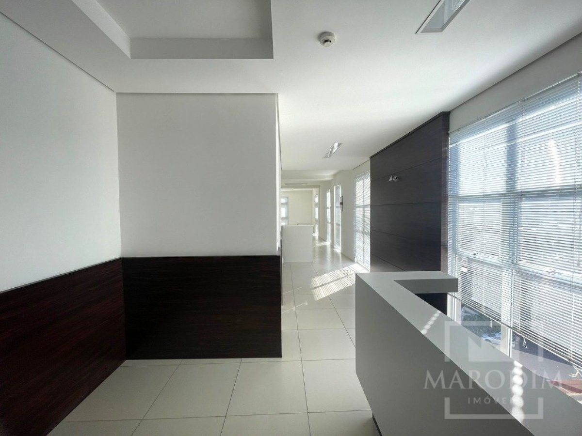 Salas/Conjuntos com 109m², Nao suíte, no bairro Centro em Marau