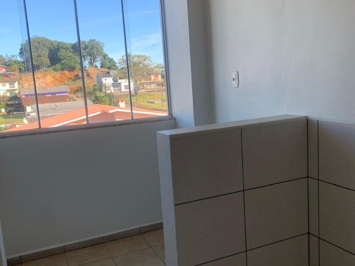 Apartamento com 80m², 2 dormitórios, Nao suíte, 1 vaga, no bairro Bosque em Marau
