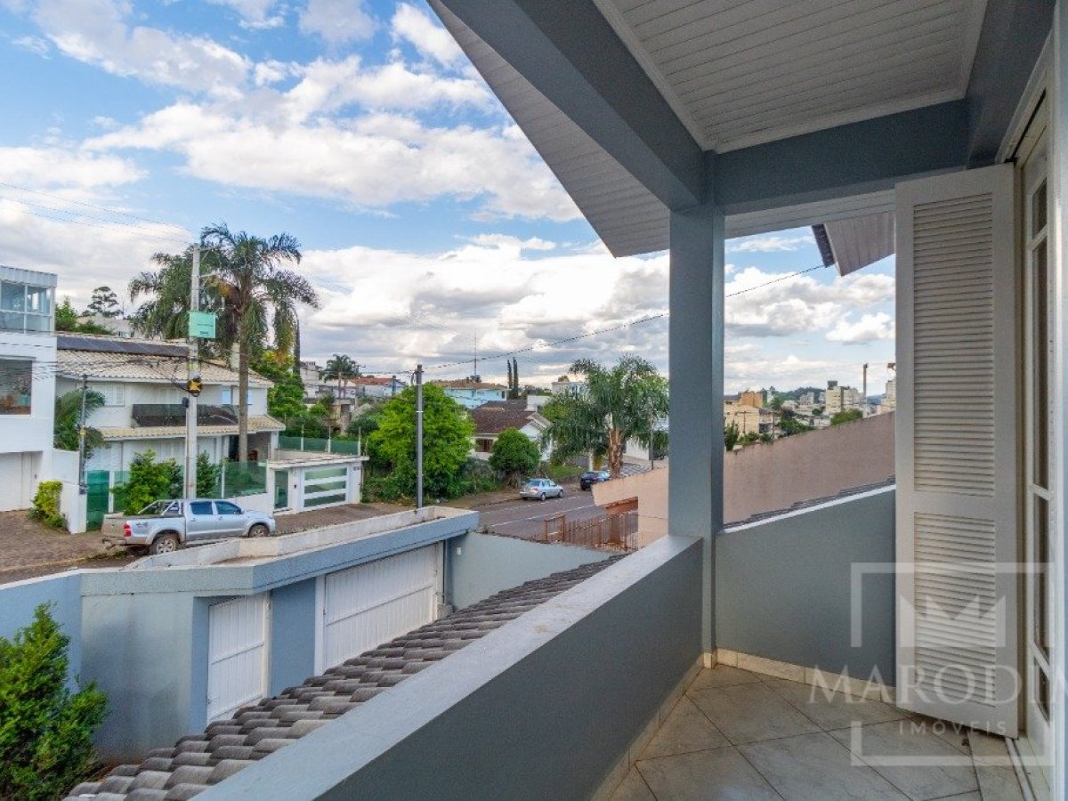 Casa com 293m², 3 dormitórios, Sim suíte, 3 vagas, no bairro Bosque em Marau