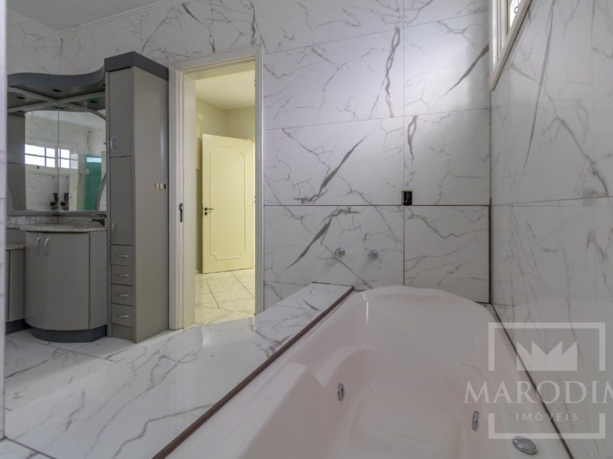 Casa com 293m², 3 dormitórios, Sim suíte, 3 vagas, no bairro Bosque em Marau