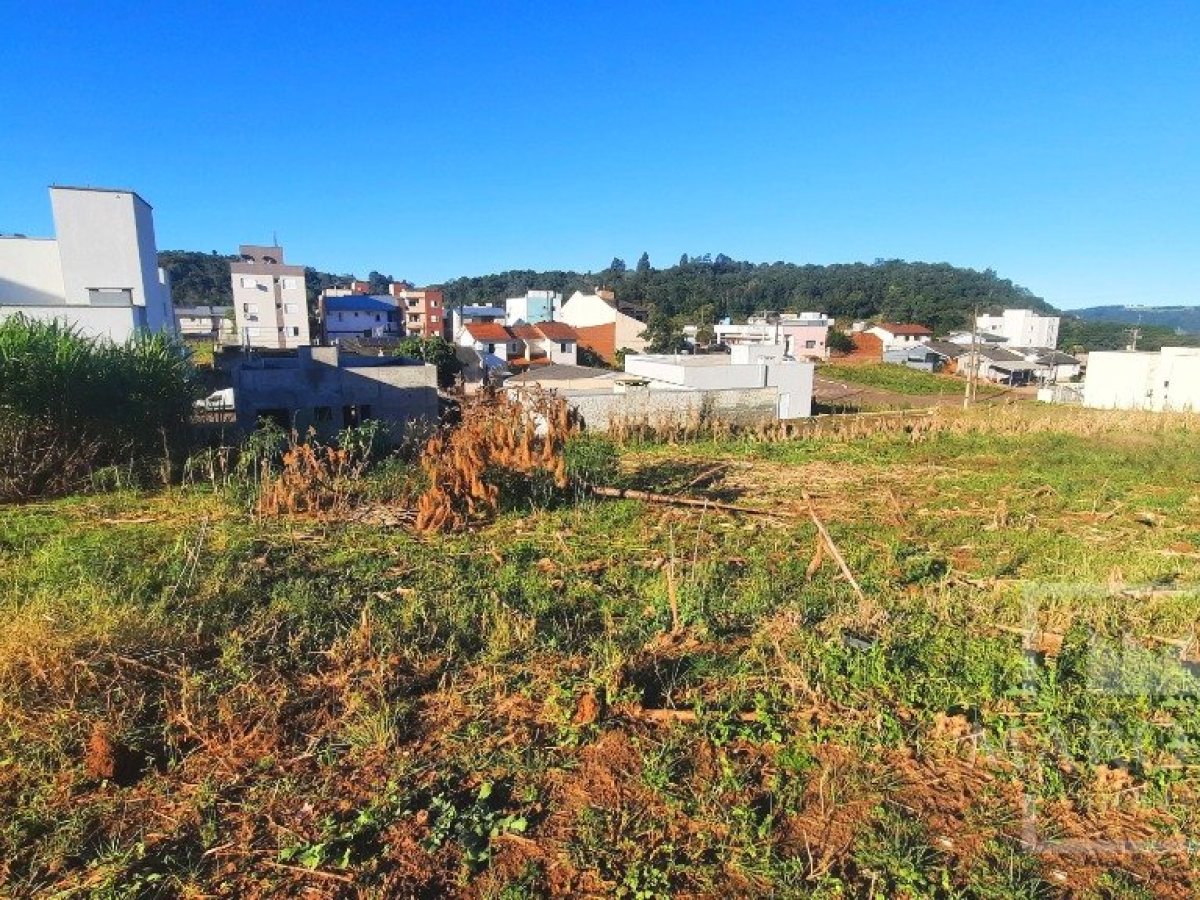 Terreno com 300m², Nao suíte, no bairro Portal do Sol em Marau