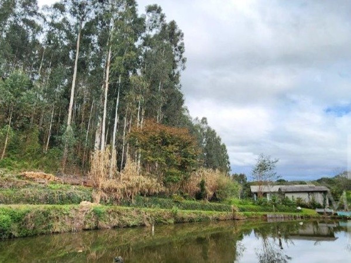 Sítio com 150m², 2 dormitórios, Nao suíte, no bairro Interior em Marau