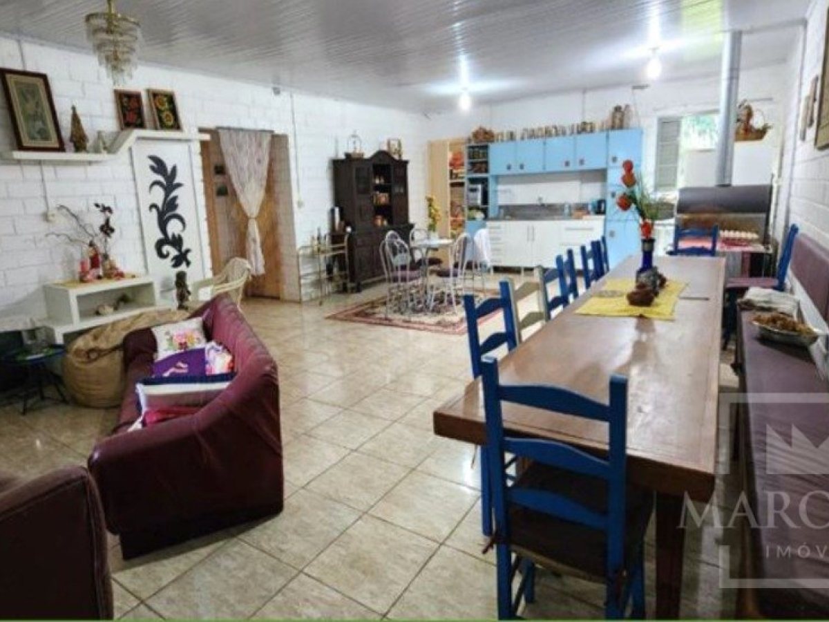 Sítio com 150m², 2 dormitórios, Nao suíte, no bairro Interior em Marau