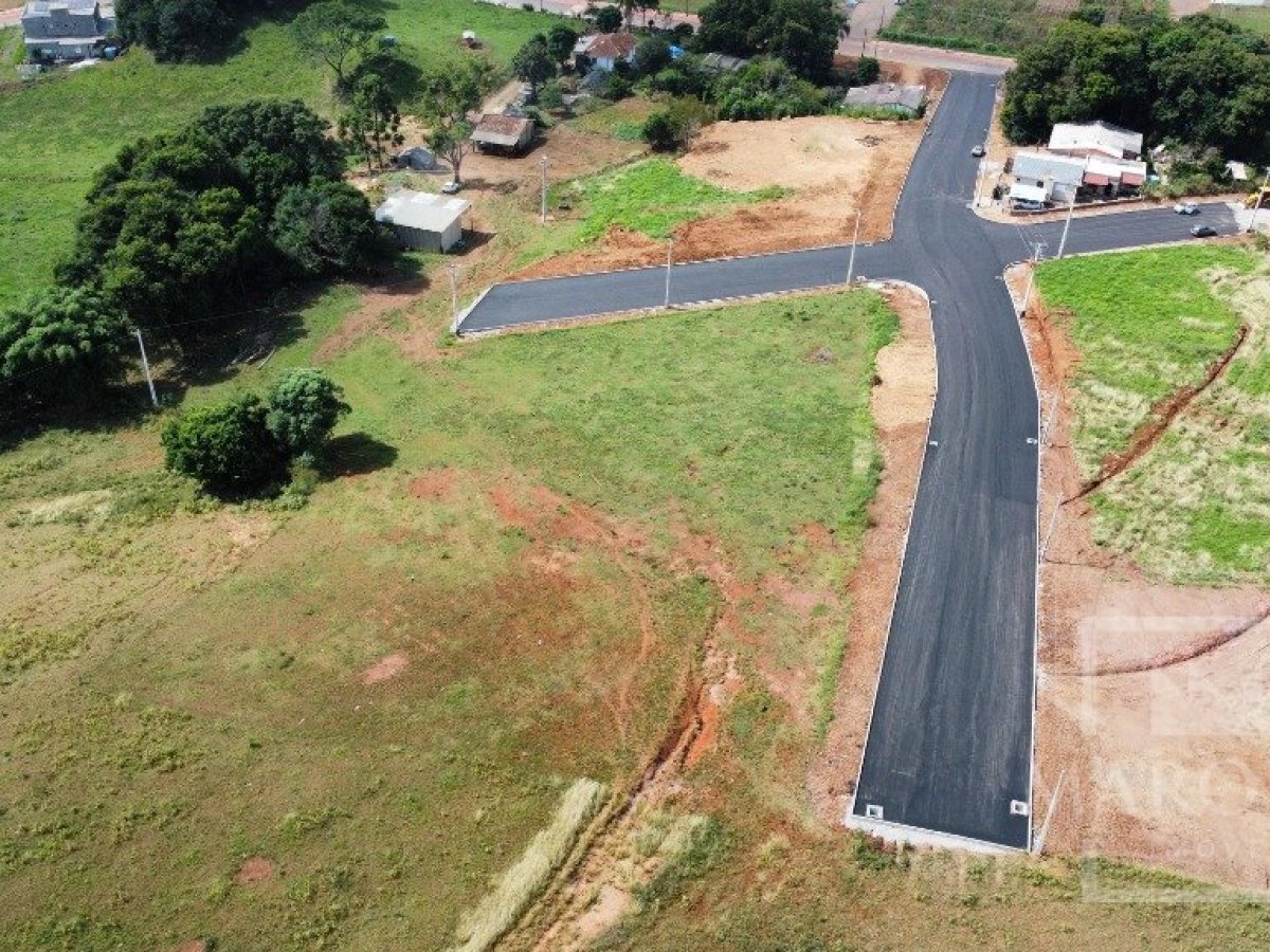 Terreno com 318m², Nao suíte, no bairro Loteamento Trentin em Marau