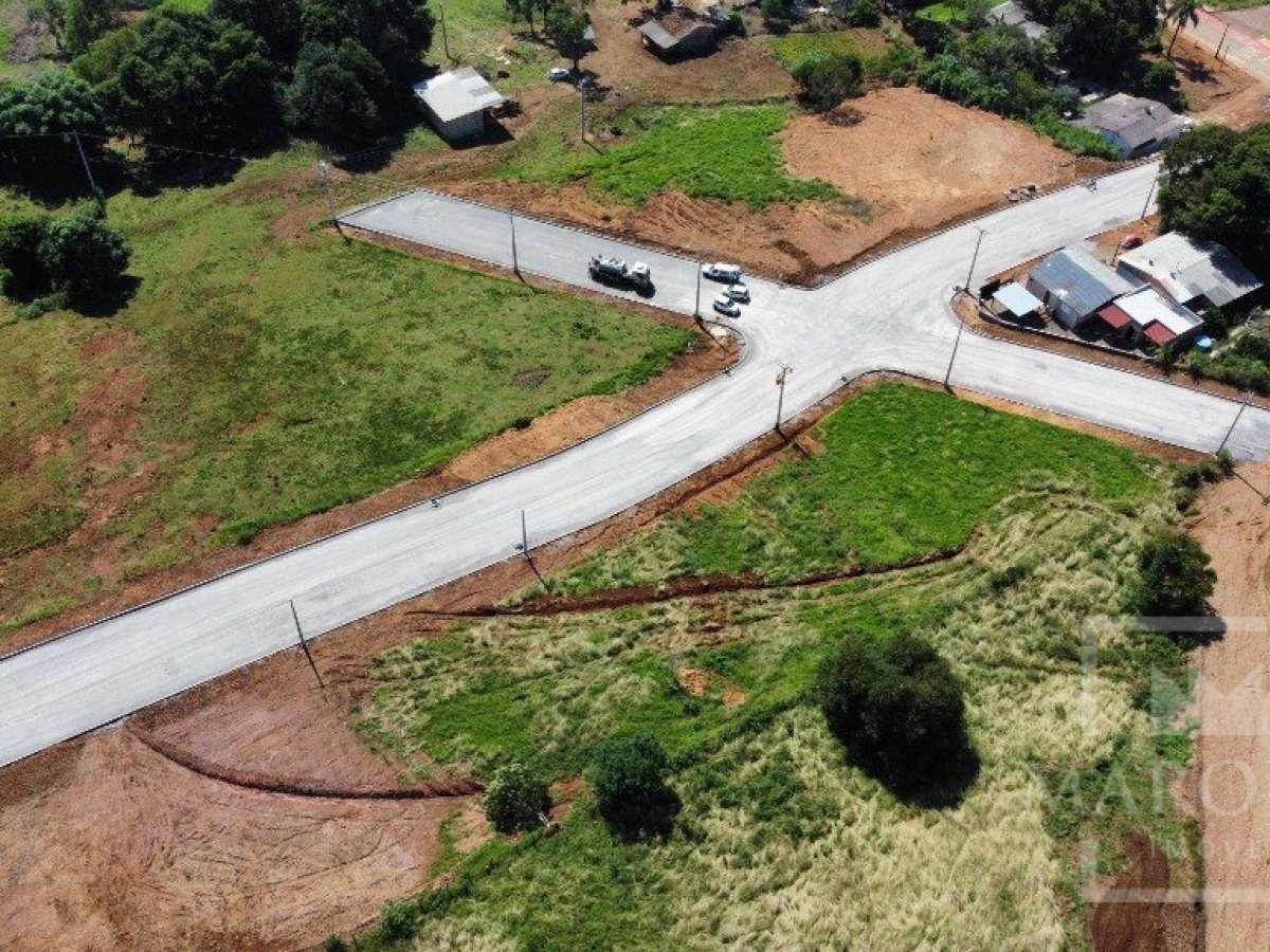 Terreno com 318m², Nao suíte, no bairro Loteamento Trentin em Marau