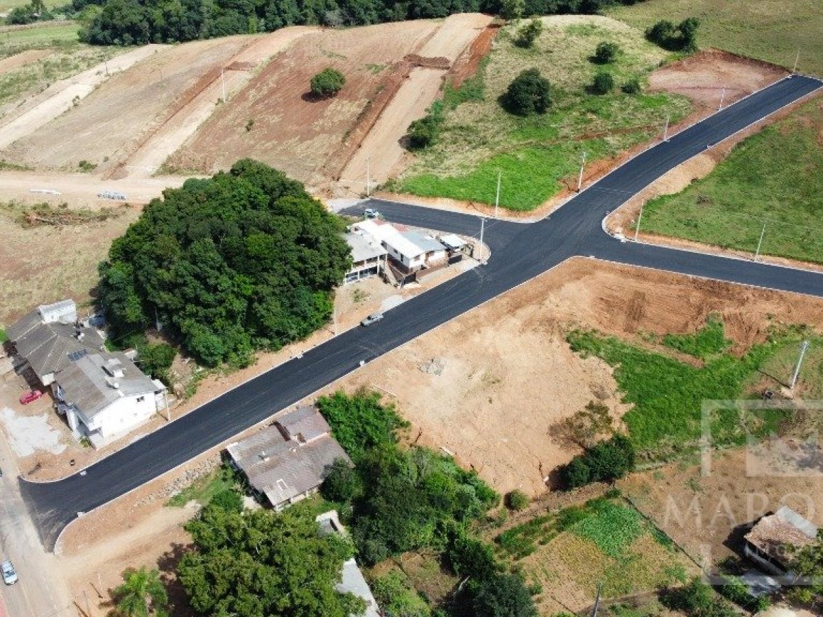 Terreno com 318m², Nao suíte, no bairro Loteamento Trentin em Marau