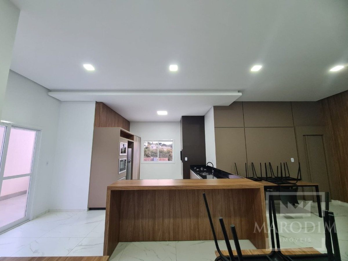 Apartamento com 78m², 2 dormitórios, Nao suíte, 2 vagas, no bairro Centro em Marau