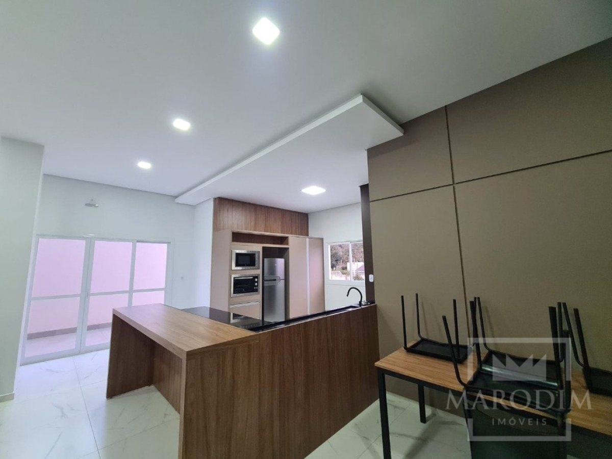 Apartamento com 78m², 2 dormitórios, Nao suíte, 2 vagas, no bairro Centro em Marau