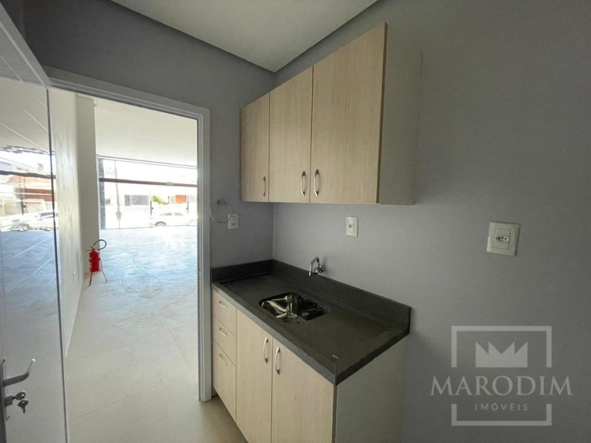 Salas/Conjuntos com 89m², Nao suíte, no bairro Centro em Marau