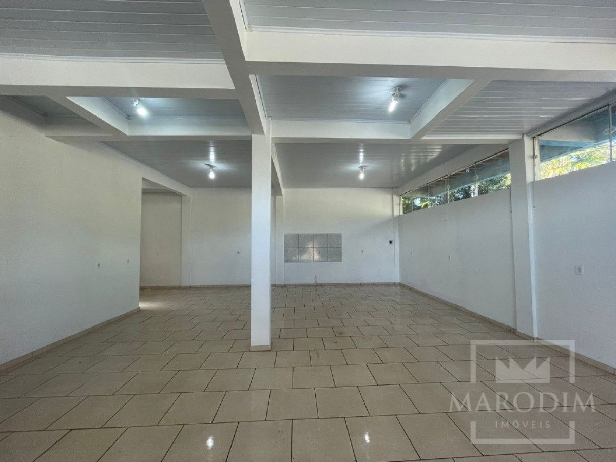 Salas/Conjuntos com 81m², Nao suíte, no bairro Santa Rita em Marau
