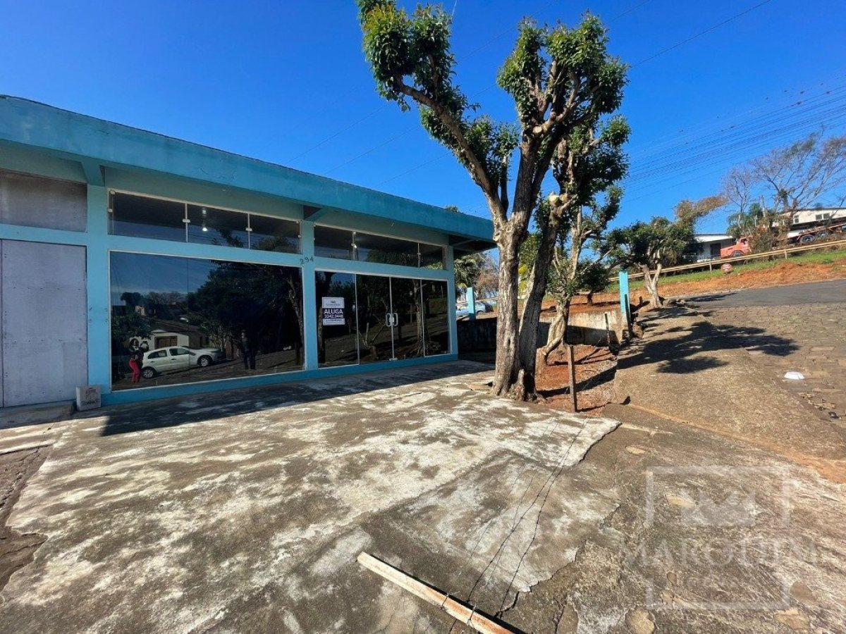 Salas/Conjuntos com 81m², Nao suíte, no bairro Santa Rita em Marau